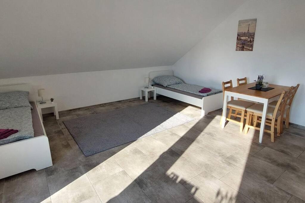 Grosse Tolle 4 Zimmer Ferienwohnung Im Herzen Des Odenwaldes Mörlenbach Kültér fotó