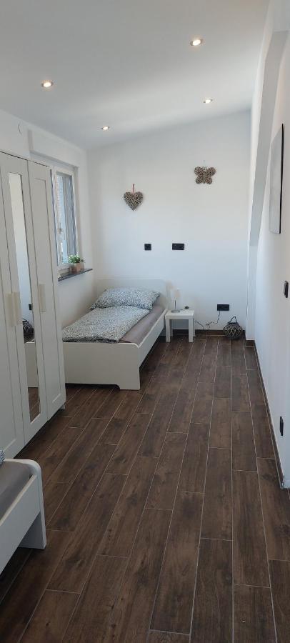 Grosse Tolle 4 Zimmer Ferienwohnung Im Herzen Des Odenwaldes Mörlenbach Kültér fotó